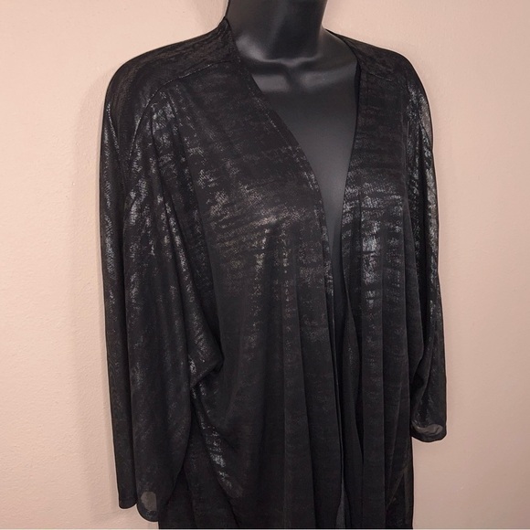 LARGE LULAROE BLACK SILVER SHRUG LIGHTWEIGHT GOTH FLOWY - Picture 3 of 12